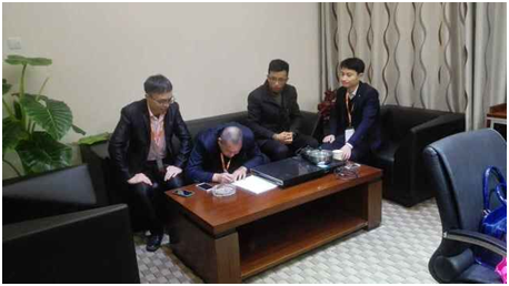 簽字白紙黑字為據 簽字白紙黑字為據